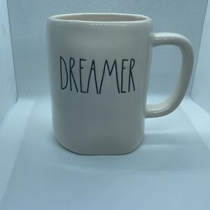 RAE DUNN MUG (DREAMER)